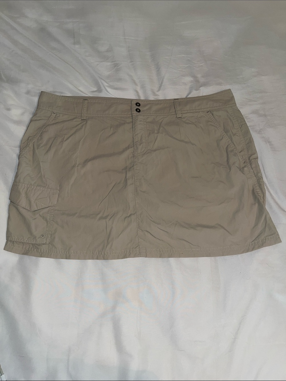 Columbia Women's Omni shade Casual Khaki Utility Shorts Skirt Sz 16